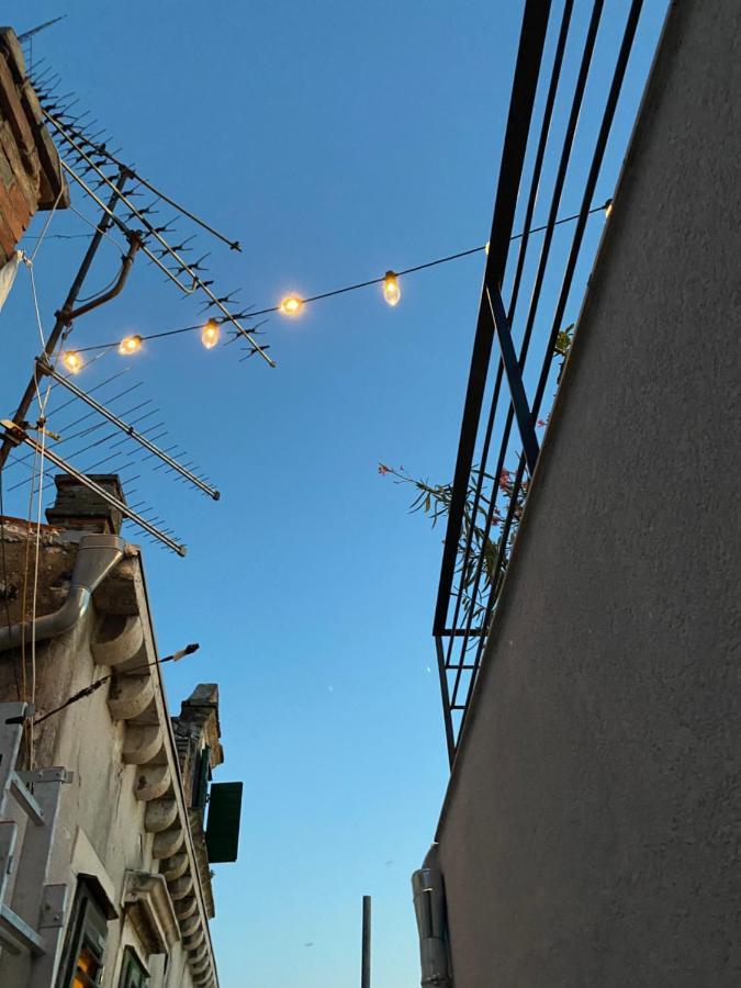 Apartamento Ancient&Modern Šibenik Exterior foto